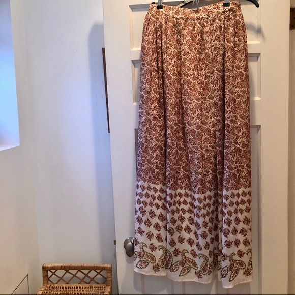 NWOT Beautiful Boho High-waisted Floral Maxi Skirt - Picture 1 of 7